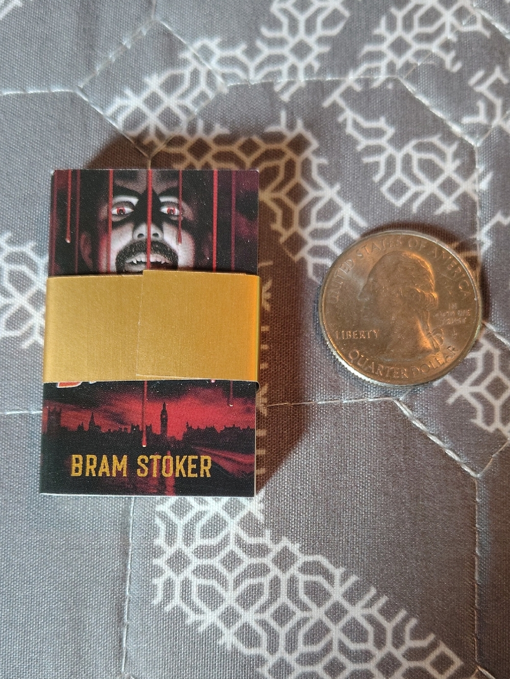 Zuru Mini Brand Books Series 2 - Bram Stoker Dracula Luxury Version